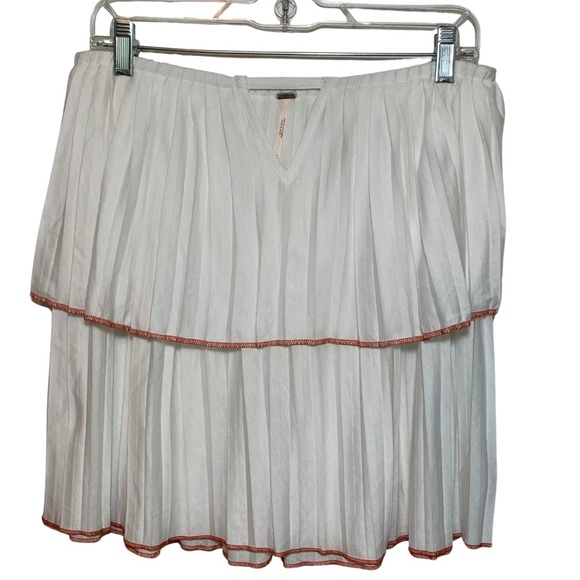 Free People Tops - Free People Strapless White Ruffled Top w/ Red Stitching (Size: SP)